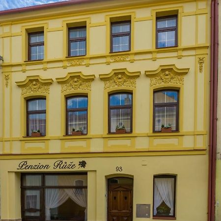 Penzion Ruze Benesov nad Ploucnici Екстер'єр фото